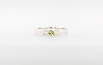 Embossed Ring with Peridot