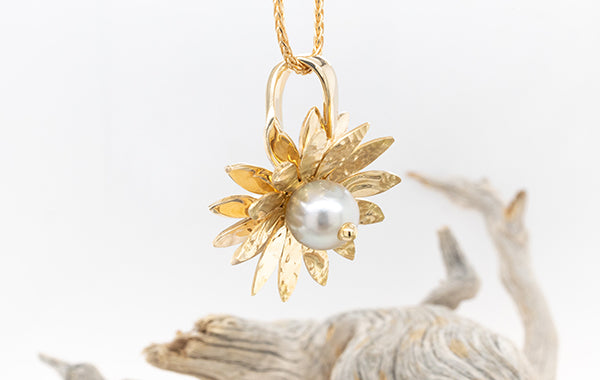 Everlasting Flower Natural Akoya Pendant