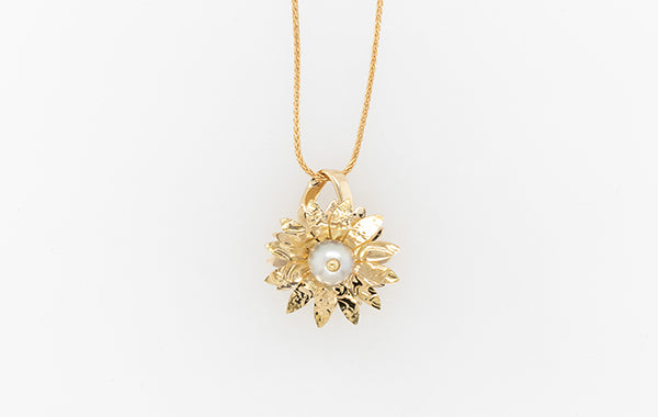 Everlasting Flower Natural Akoya Pendant