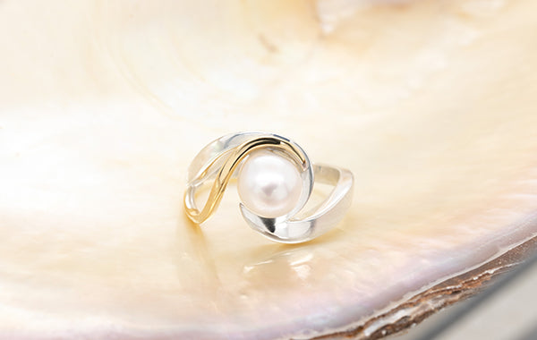 Pearl Swirl Two-Tone Ring