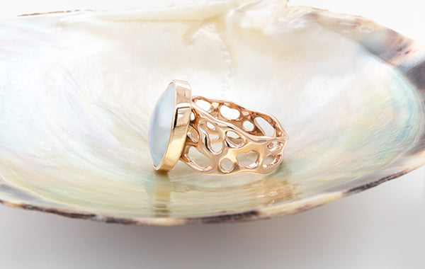 Mabe Oval & Coral Ring