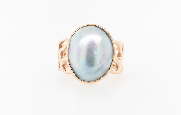 Mabe Oval & Coral Ring