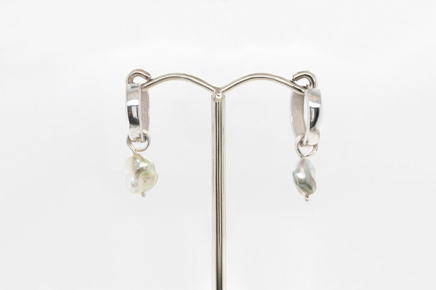 Pearl Keshi Huggy Earrings