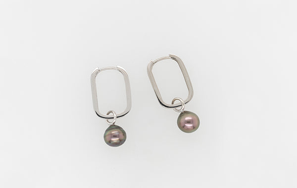 Pearl Oval Huggies Earrings