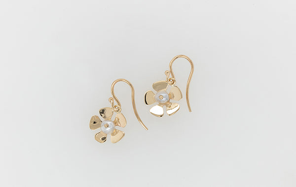 Geraldton Wax Keshi Drop Earrings