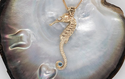 Seahorse Pendant Large with Keshi & Aquamarine