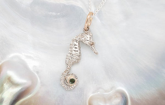 Seahorse Pendant Small with Green Tourmaline & Champagne Diamond