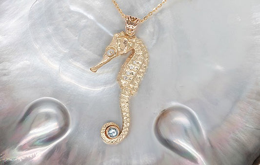 Seahorse Pendant with Aquamarine Diamonds & Keshi